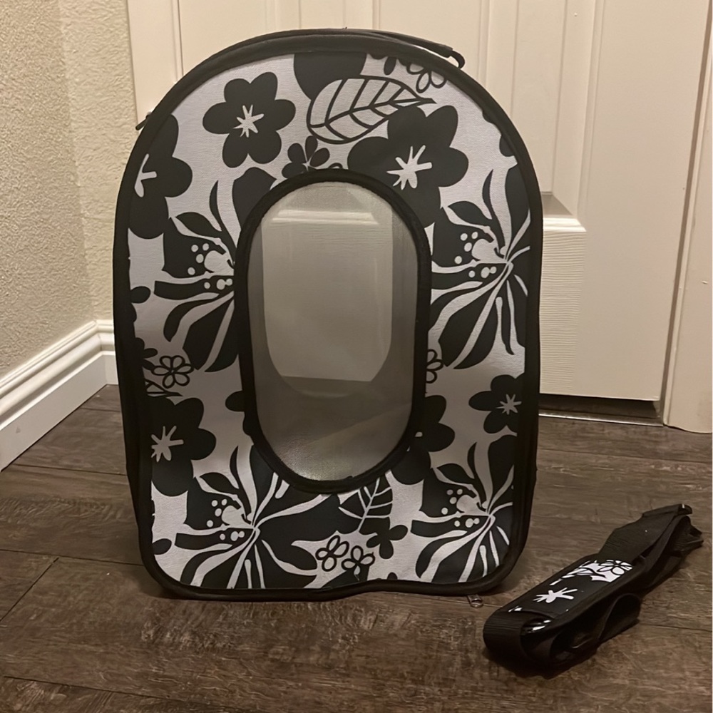 Black & White Flower Travel Bird Carrier